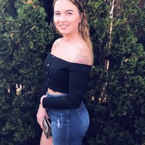 Meet your Posher, Dee